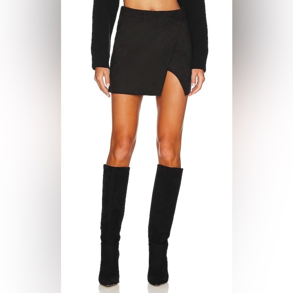 Lanston Dresses & Skirts - Lanston black side slit mini size small NWT
